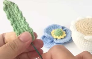 Cách móc lá hoa bằng len