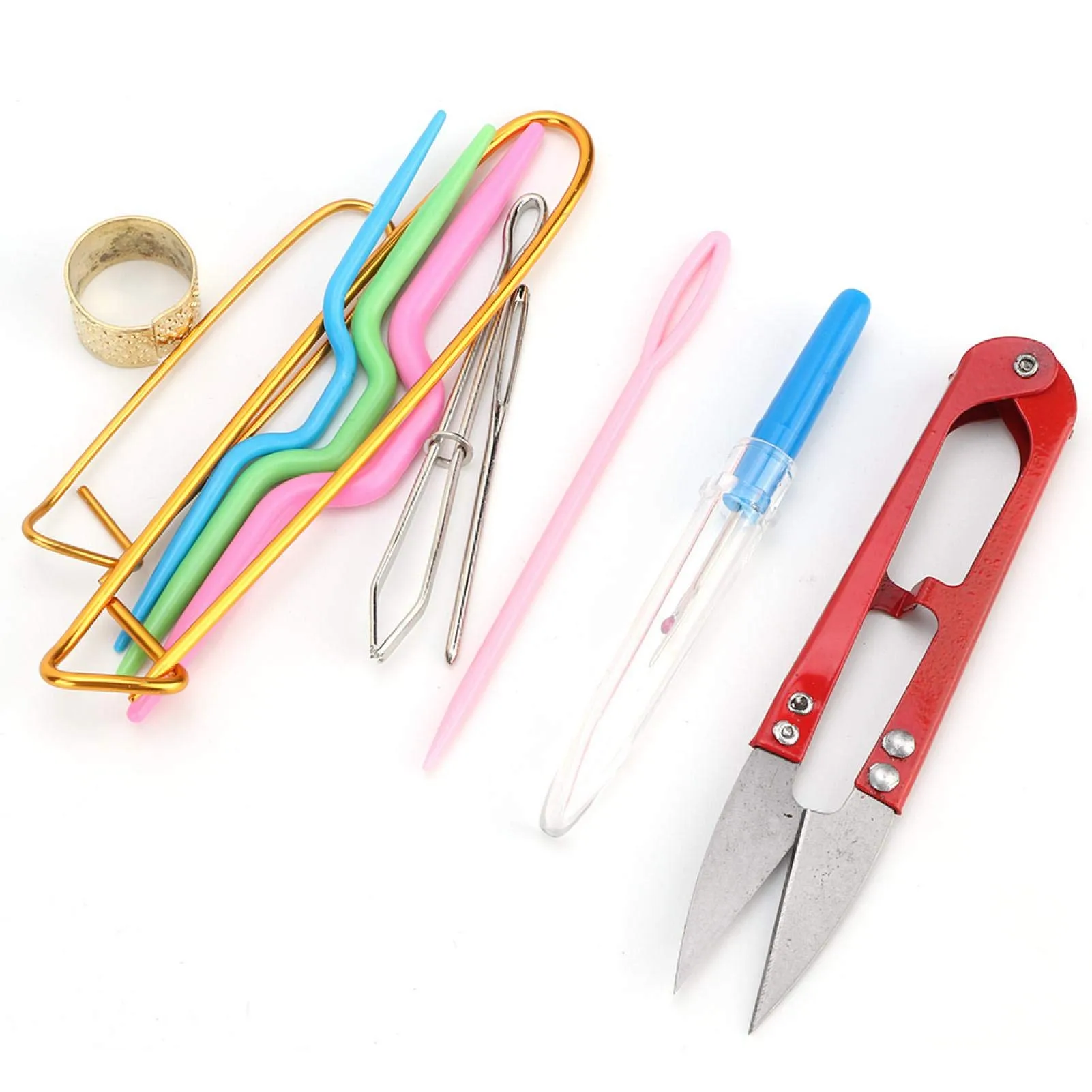 Chuẩn bị đầy đủ dụng cụ chuyên dụng giúp quá trình đan len diễn ra thuận lợi và chính xác