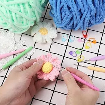 Lựa chọn sợi Lace mảnh và kim móc size nhỏ là chìa khóa tạo nên độ mỏng manh