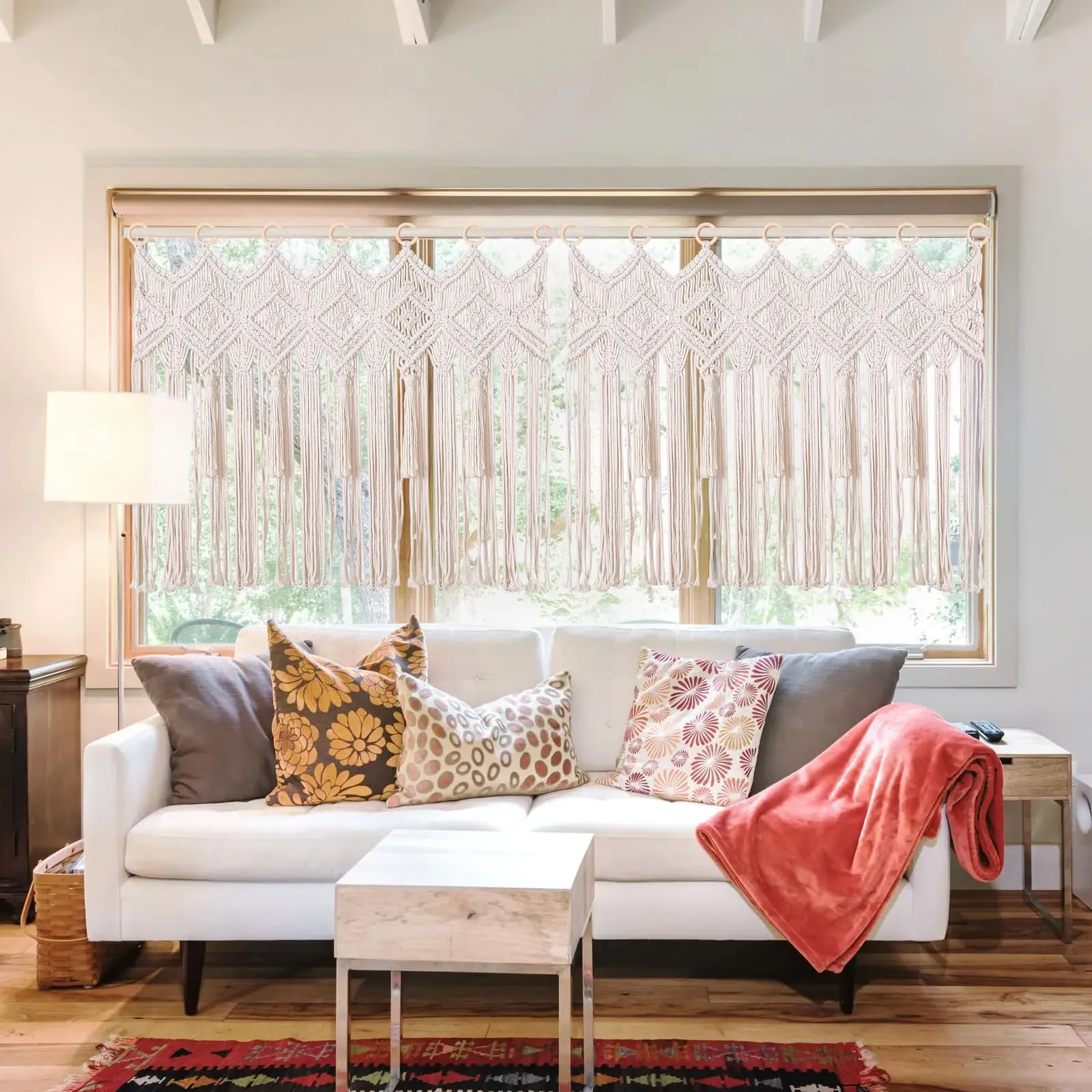 Rèm cửa Macrame tạo điểm nhấn tinh tế và phóng khoáng cho không gian sống hiện đại