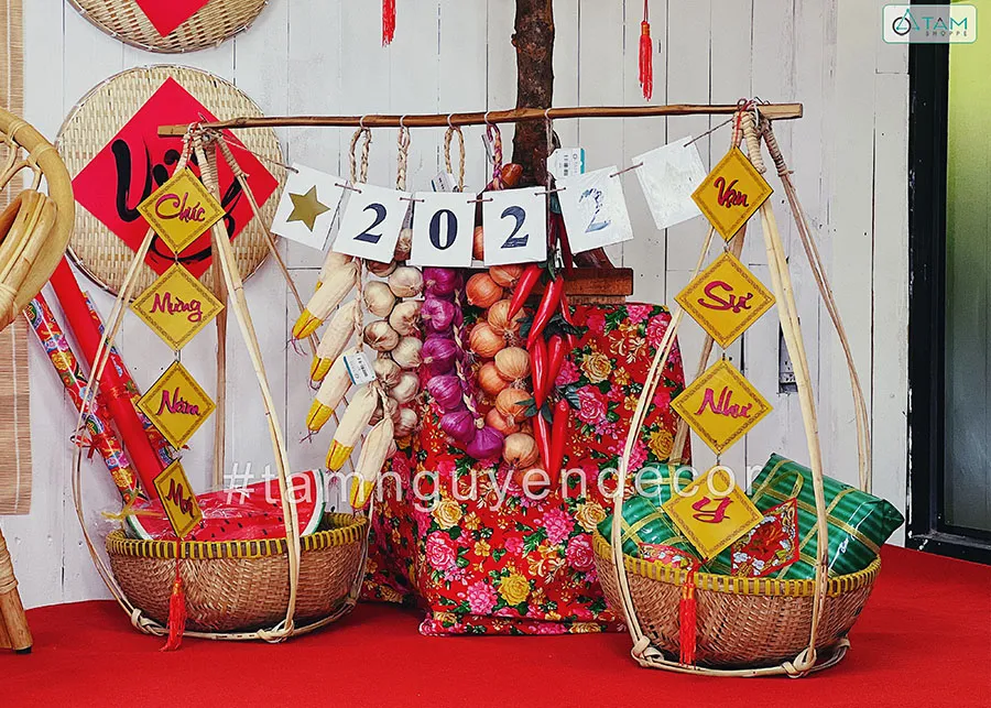 day-hanh-toi-ot-nong-san-treo-trang-tri-19 Giỏ len đựng tỏi hành treo vách mang lại vẻ đẹp tinh tế và gọn gàng cho không gian bếp