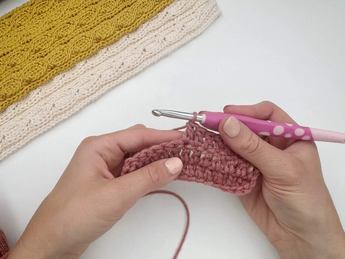 double_crochet_stitch_completed Kỹ thuật móc mũi kép đơn giúp chiếc chăn có độ rủ và hoàn thành nhanh chóng