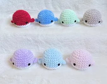 Bộ sưu tập cá voi amigurumi với nhiều màu sắc rực rỡ