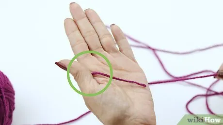 v4-460px-finger-knit-step-1-version-8 Đan len bằng ngón tay giúp tạo ra những sản phẩm tinh xảo và nhỏ nhắn hơn